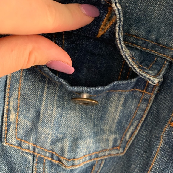 distressed jean jacket medium wash size medium - Picture 5 of 8